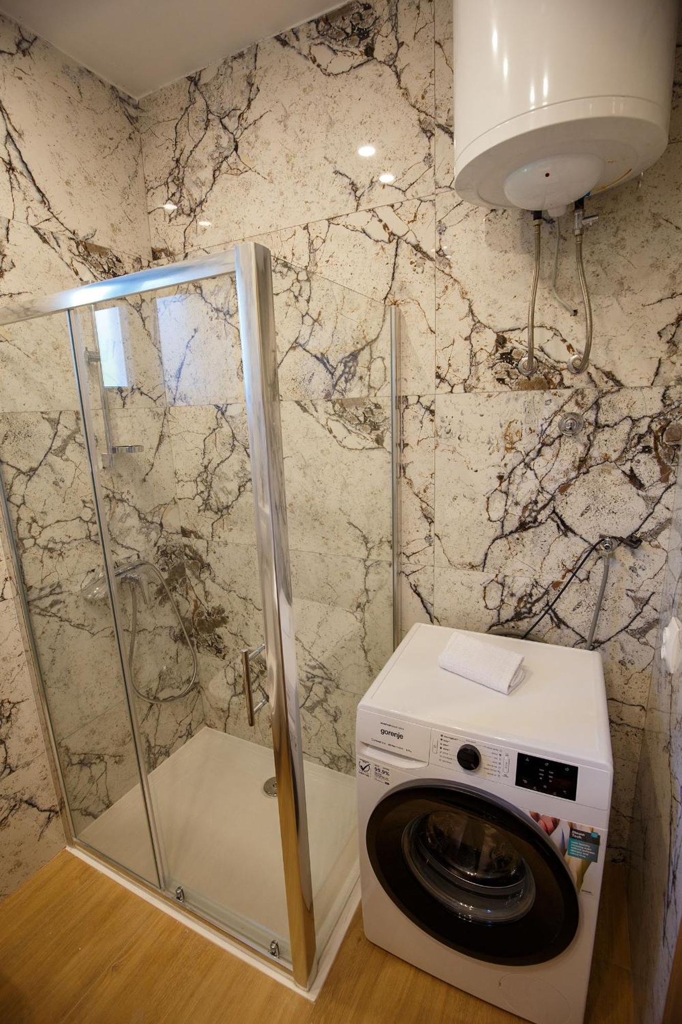 Villa Miema With Jacuzzi 扎达尔 外观 照片